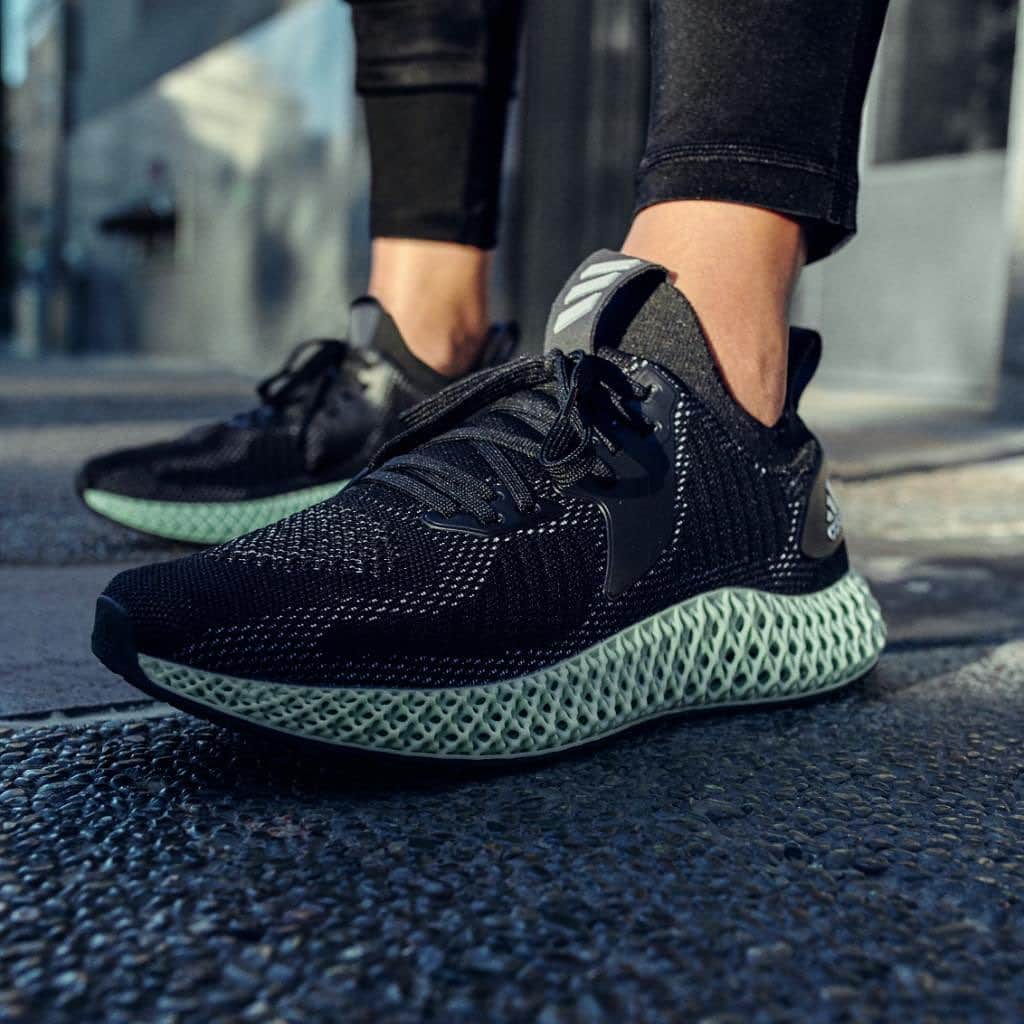 adidas Runningさんのインスタグラム写真 - (adidas RunningInstagram)「The glow-up you've been waiting for.  The AlphaEDGE 4D Reflective shines in the spotlight in our 4D week on adidas.com.  We will donate $2 to the @WHO for every item over $20 purchased from our online sites or mobile apps until May 16th. — #adidas #adidasrunning #running #adidas4d」5月8日 1時04分 - adidasrunning