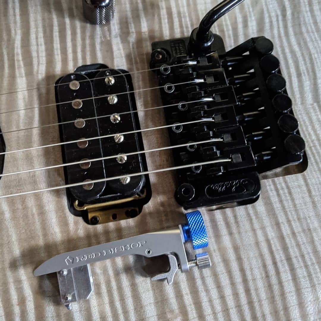 ハーマン・リさんのインスタグラム写真 - (ハーマン・リInstagram)「Double locking 'Floyd' bridge setup and Q&A today FREE on my @twitch livestream. 1pm PT / 4pm ET / 9pm UK Twitch.tv/hermanli I get so many questions every stream about how to setup a locking bridge. Here is your chance to take part!  What other guitar tech sessions are you interested in seeing? #hermanli #dragonforce #guitar #guitarsetup #guitartech #guitartutorial #guitarcollection #vintageguitar #floydrose #evertune #hipshot #ibanezguitars #caparisonguitars」5月8日 1時26分 - hermanli