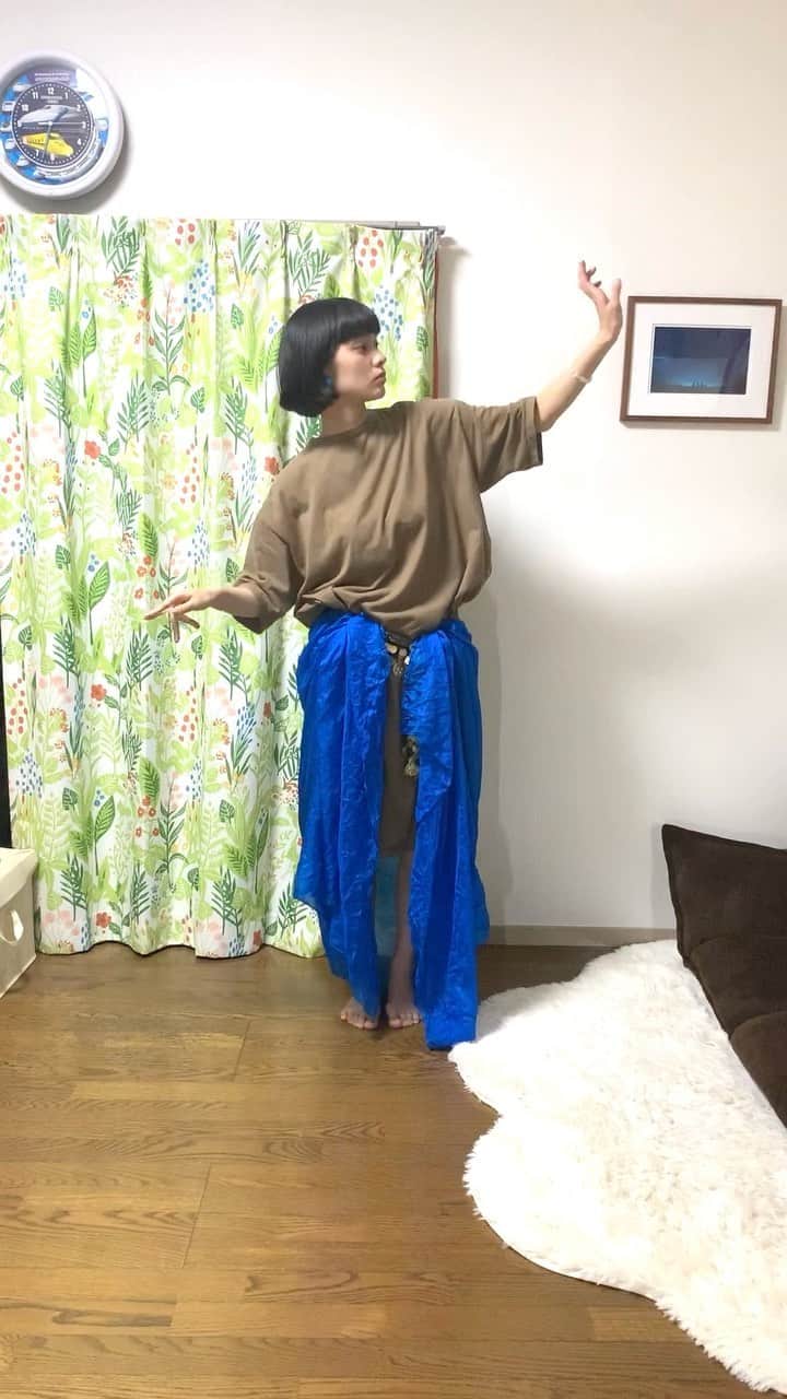 山口尚美のインスタグラム：「さっき歌った後テンション高まってしまったのでベリーダンスぽいの踊った… ここから先はグダグダだったので途中まで💦 ずっときちんと踊ってなかったけれど、また少しづつやってこうかな👯‍♀️」