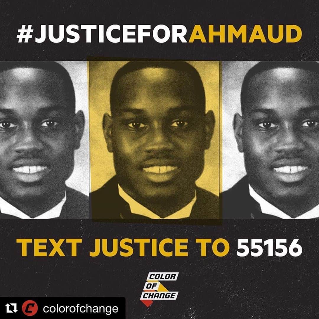 ジャコモ・ジャンニオッティのインスタグラム：「America. This. Has. Got. To. Stop.... Enough is enough. Text “justice” to 55156  #Repost @colorofchange ・・・ #JusticeforAhmaud: District Attorney George Barnhill must RESIGN now! Text JUSTICE to 55156 to take action.  Ahmaud Arbery, a 25-year-old Black man, was jogging near his neighborhood in Brunswick, GA on February 23 when he was chased down, shot, and killed in cold blood.  His executioners were father & son, Gregory and Travis McMichael, two white men, who told police they believed Ahmaud fit the profile of a suspect. But the truth is: Ahmaud’s murder was an act of hatred and white supremacy.  Worst of all, District Attorney George Barnhill, who later recused himself from the case, defended Ahmaud’s murderers by making the outrageous claim that Travis McMichael acted in self-defense and his actions fell within Georgia’s citizen arrest laws.  In his letter to the Glynn County police, he stated, "it appears {Travis and Gregory McMichael's} intent was to stop and hold this criminal suspect until law enforcement. Under Georgia law, it is perfectly legal." Barnhill also went on to state that there was no need for arrest. And it is because of Barnhill's suggestions to police that two months have gone by without an arrest or any form of accountability. Now, a district attorney in another county has finally decided to bring the case to a grand jury--but grand juries aren't convening in Georgia until after June 2.  Instead of seeking justice, DA Barnhill abused his authority to exonerate the McMichaels in the media. And for this blatant attempt to cover up cold-blooded murder, District Attorney Gregory Barnhill must immediately resign.  Ahmaud’s death is akin to a modern-day lynching. We must act NOW to end this racist terror. Enough is enough. We are demanding justice for Ahmaud -- we refuse to lose any more of our loved ones to these reckless acts of violence.  Sign the petition demanding District Attorney George Barnhill’s immediate resignation.」