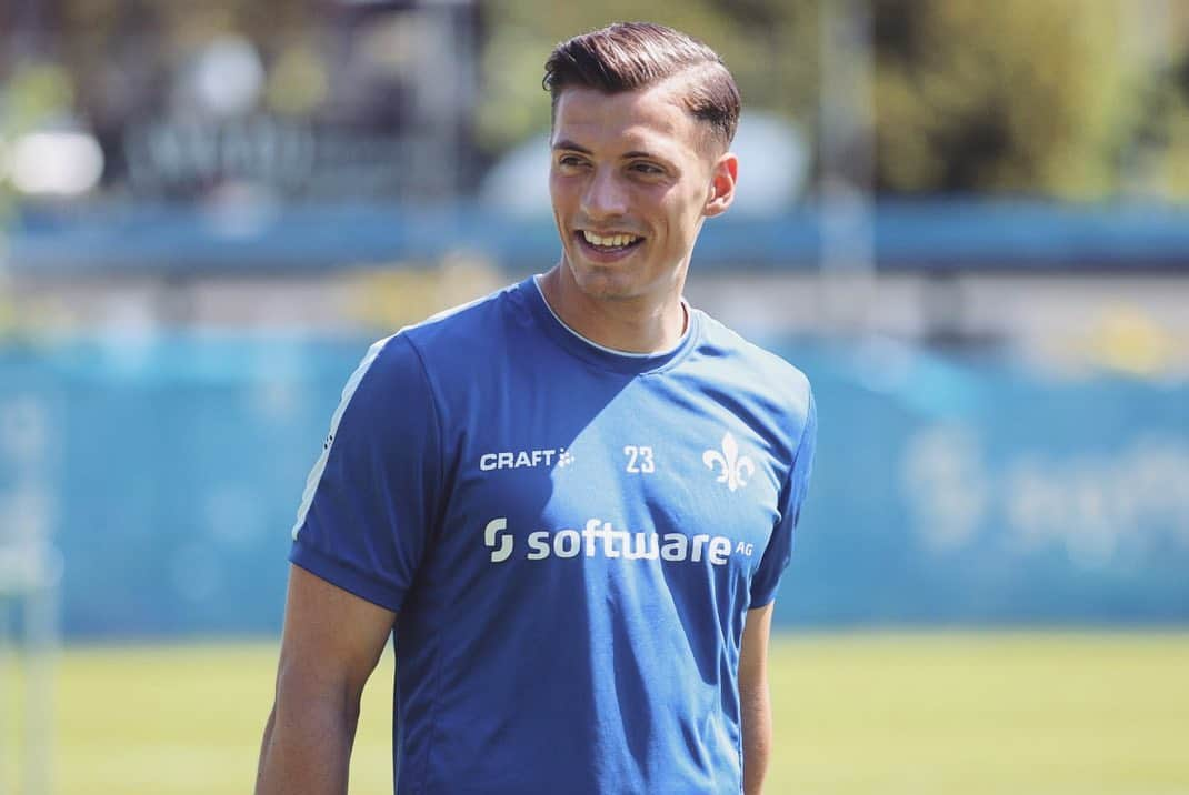 ニコライ・ラップさんのインスタグラム写真 - (ニコライ・ラップInstagram)「Back! ⚽️ @svdarmstadt1898」5月8日 1時57分 - nicolai.rapp