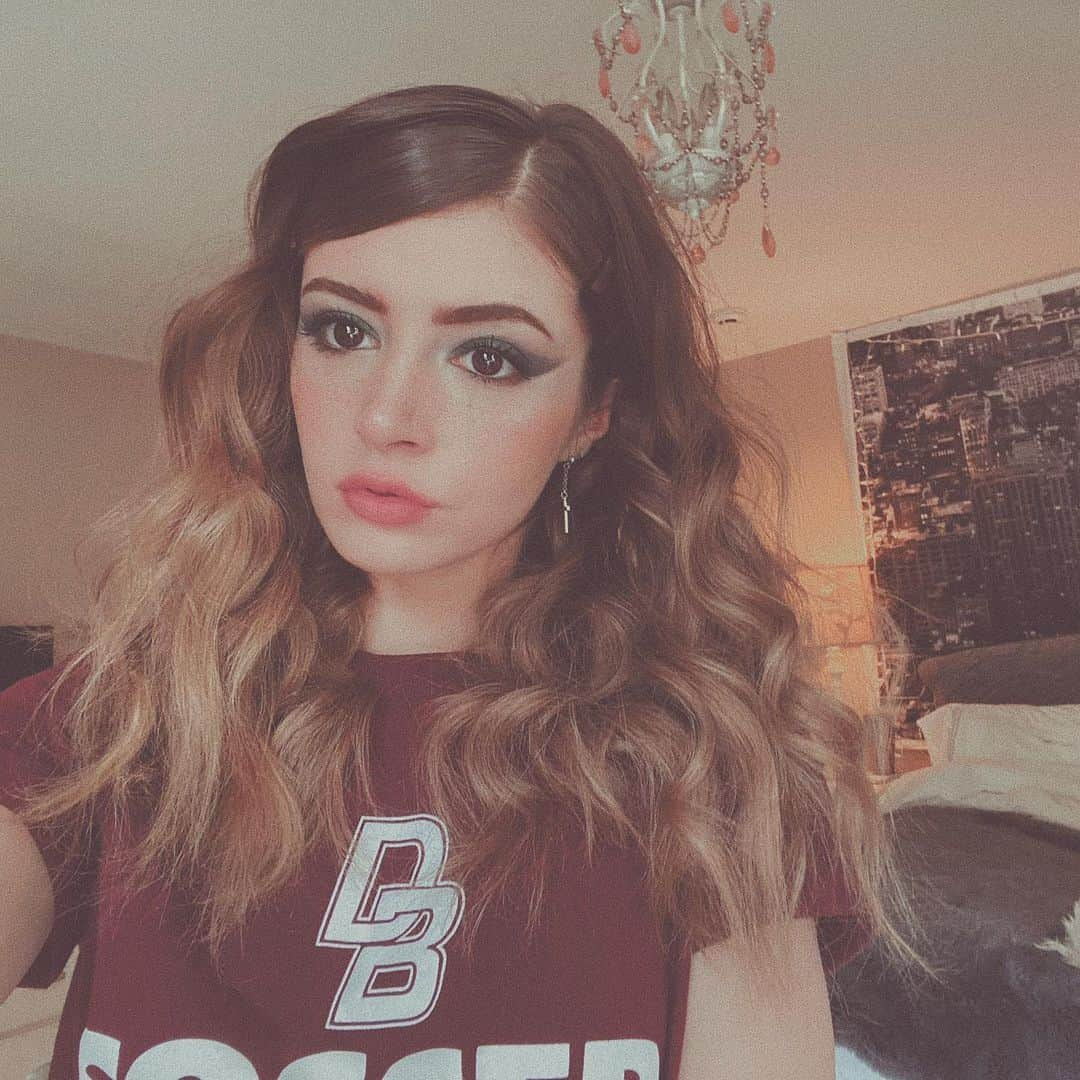 クリスシー・コスタンザさんのインスタグラム写真 - (クリスシー・コスタンザInstagram)「👋🏼」5月8日 2時29分 - chrissycostanza