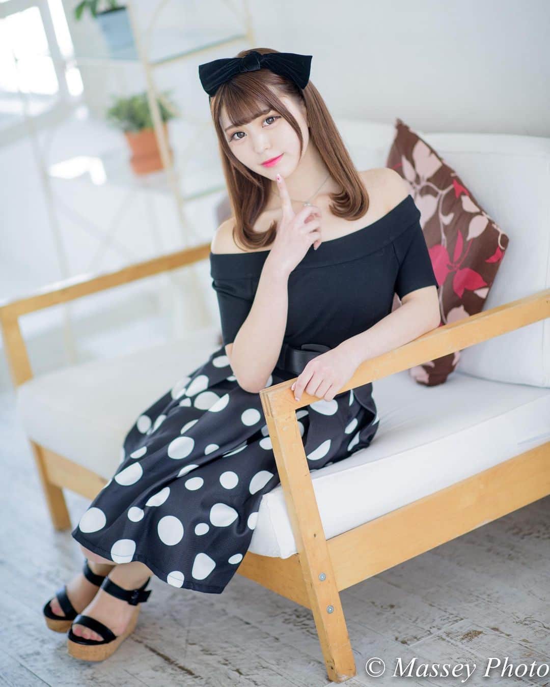 のインスタグラム：「. . . . 「STUDIO C-BOX」で撮った写真です。 モデルは、結月ねねちゃんです。 It is a picture taken in the studio “STUDIO C-BOX”. Her name is Nene Yuduki. . . #ポートレート #ポートレート女子 #ポートレートモデル #ポートレート撮影 #ポートレート部 #ポートレートモデル撮影 #ポートレイト #ポトレ #被写体 #モデル #被写体モデル #被写体女子 #東京カメラ部 #サロンモデル #ポトレのセカイ #結月ねね #撮影会モデル #撮影会の女神さま #portrait #excellent_portraits #girlsphoto #lovers_nippon_portrait #portrait_perfection #portraitphotography #japanesegirl #japanesemodel #tokyogirl #good_portraits_world #모델촬영 #인물사진」