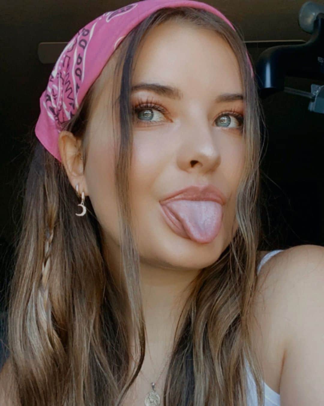 Brooke Marie Hylandのインスタグラム：「captain jack sparrow wannabe 💓👙🌸🍉🎀」