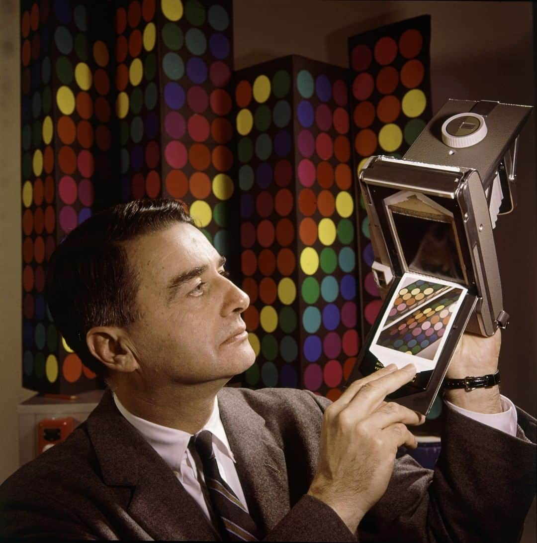 lifeさんのインスタグラム写真 - (lifeInstagram)「From the January 25, 1963 issue of LIFE: "The shutter goes click, the seconds tick, you've got it in color just that quick! Thus Polaroid president Edwin H. Land peels the newest surprise from his photographic magic box, the Land Camera." Inventor and Polaroid co-founder Edwin Land was born #onthisday in 1909. To see examples of early Polaroid photography, check out the link in bio. (📷Fritz Goro/The LIFE Picture Collection) #polaroid #tbt #1960s #stem」5月8日 4時40分 - life