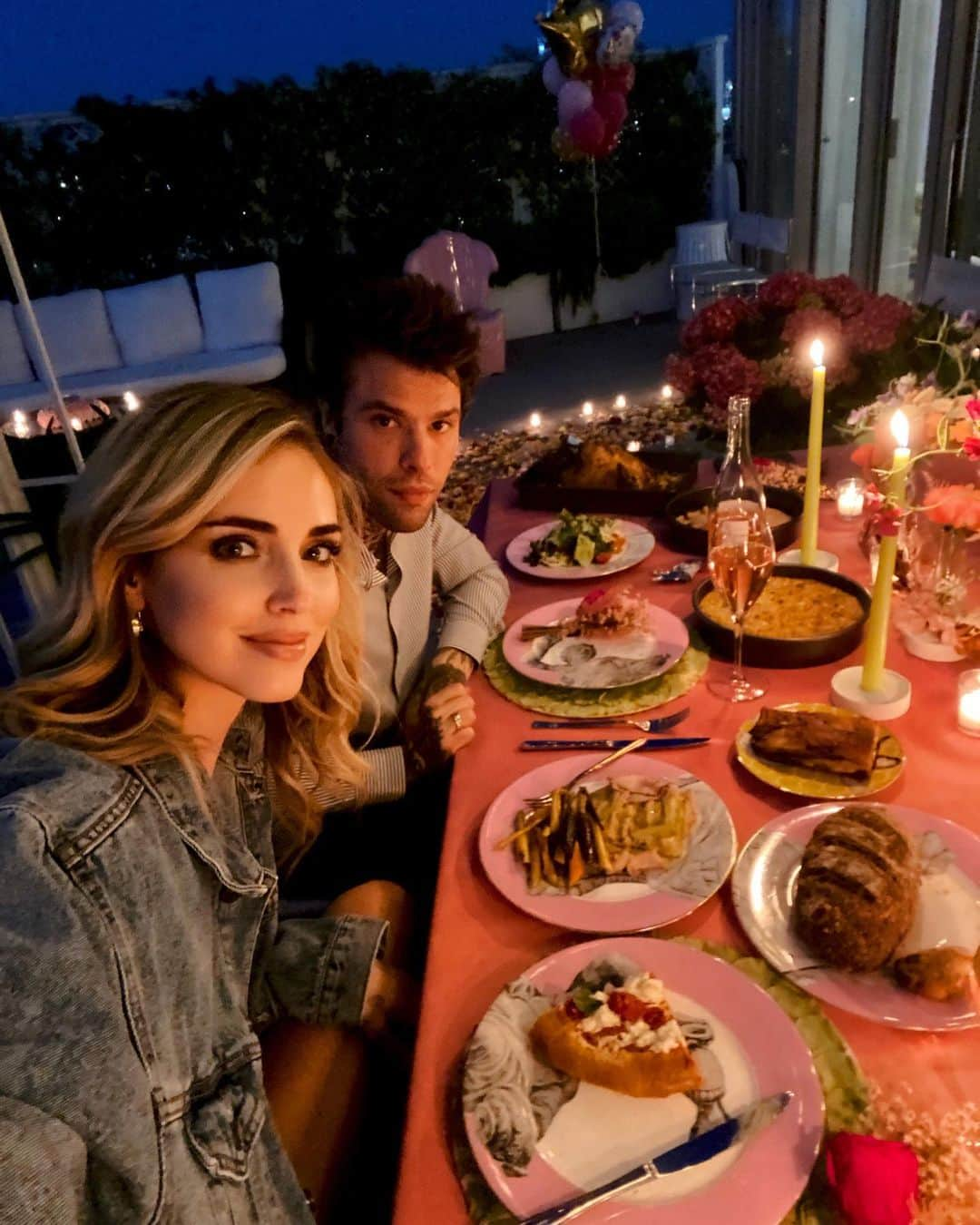 キアラ・フェラーニさんのインスタグラム写真 - (キアラ・フェラーニInstagram)「Hubby organized the most romantic dinner @fedez ❤️ What a birthday 🎂」5月8日 5時03分 - chiaraferragni