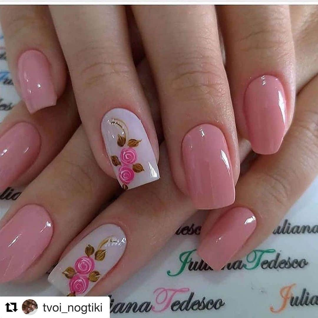 Nail Designsさんのインスタグラム写真 - (Nail DesignsInstagram)「Credit: @tvoi_nogtiki ・・・ #ногти#маникюр #дизайнногтей #гельлак #красивыеногти #красота #nails #шеллак#shellac #nailart #идеальныйманикюр #красивыйманикюр #nail #дизайн #френч#девочкитакиедевочки #наращиваниеногтей #ноготки #fashion #стразы#наращивание #rnd #педикюр #161 #стиль #moscownailsa @tvoi_nogtiki」5月8日 5時17分 - nailartfeature