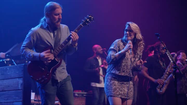 テデスキ・トラックス・バンドのインスタグラム：「Tonight on Swamp Family TV, we're bound for California for TTB's May 17, 2019 concert at the Orpheum Theatre in Los Angeles. Enjoy two sets of TTB with remixed audio, starting at 8pm at Facebook.com/DerekAndSusan, Youtube.com/TTBFromTheRoad and nugs.tv.  This week, we're raising money for @savethechildren and their efforts to protect, feed and nurture the most vulnerable young people around the world as they face this global health crisis. If you're able to donate, please visit savethechildren.org for more info, and thank you for supporting our chosen charities every week. Enjoy the show!」
