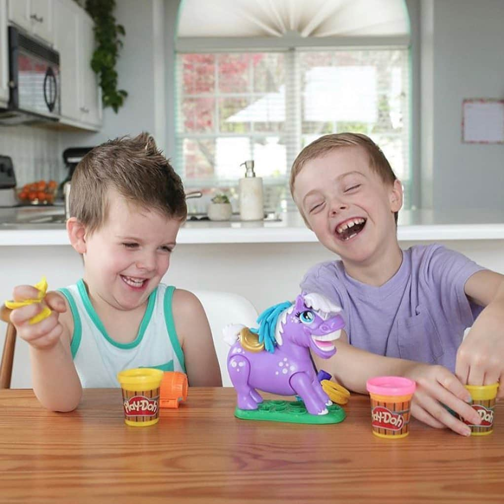 Hasbroさんのインスタグラム写真 - (HasbroInstagram)「#repost @mrsjessicaroberts (#ad) Swipe to see some very happy kids with their new toys 😍 Our school year is winding down which means there’s even more time to play! These fun toys from @hasbro came at the perfect time! My husband and I grew up playing with @hasbro toys and they were always a big part of our childhood memories. So it’s special that our children are growing up playing with some of the same toys that we grew up with. Head to my stories to see all these toys in action! (*Each toy sold separately) #bringhomethefun #babyalive#playdoh」5月8日 6時44分 - hasbro