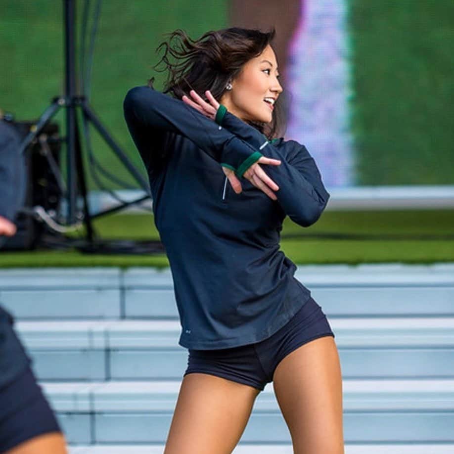 Jets Flight Crewのインスタグラム：「Happy Throwback Thursday! Missing these moments at the MetLife stage💭」