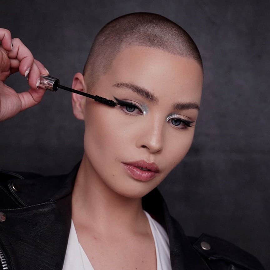 Yves Saint Laurent Beautyさんのインスタグラム写真 - (Yves Saint Laurent BeautyInstagram)「Staying safe is sexy!  Watch @celine_bernaerts, create a mask ready look, in the recap of YSL Beauty’s Daring Together LIVE on IGTV. PURE SHOTS HYDRA BOUNCE ESSENCE-IN-LOTION PURE SHOTS PERFECT PLUMPER CREAM TOP SECRETS LIP PERFECTOR  ALL HOURS FOUNDATION IN B20 TOUCHE ÉCLAT STYLO N°2 SEQUIN CRUSH N°2 EMPOWERING SILVER DESSIN DU REGARD COUTURE PALETTE IN N°1 TUXEDO MASCARA VOLUME EFFET FAUX CILS」5月8日 18時19分 - yslbeauty