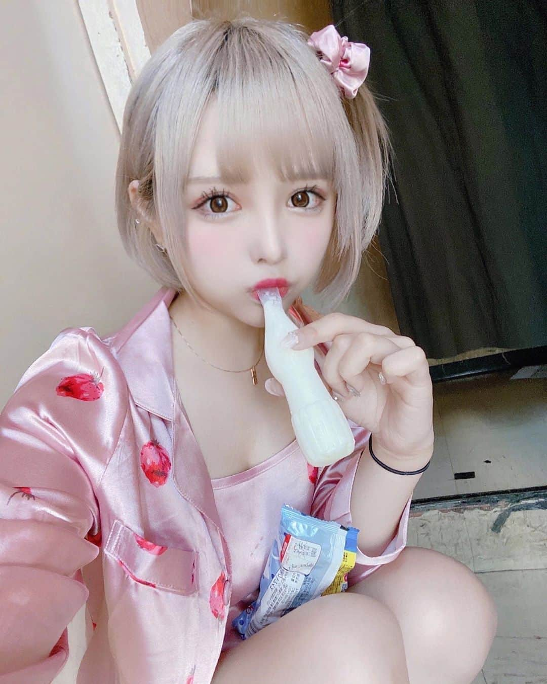 椎名ナツメのインスタグラム：「いつもより幼い🍼🍓」