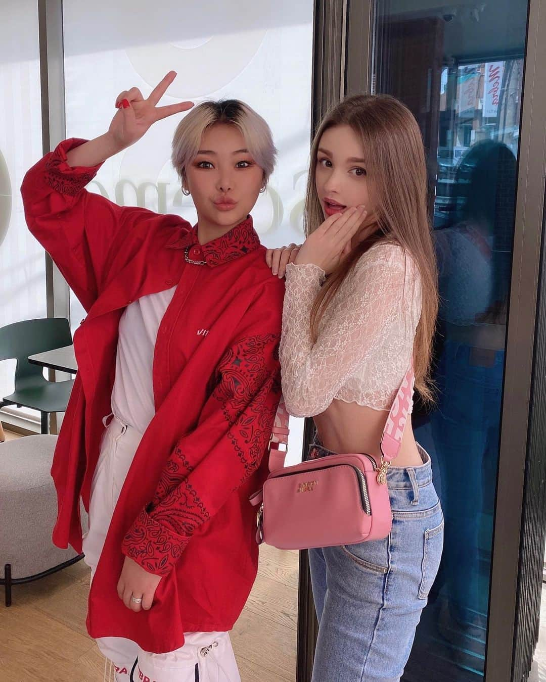 Elina 엘리나 (エリナ) さんのインスタグラム写真 - (Elina 엘리나 (エリナ) Instagram)「치타언니 핫해핫해🥵❤️ She is amazing hehe」5月8日 17時00分 - elina_4_22