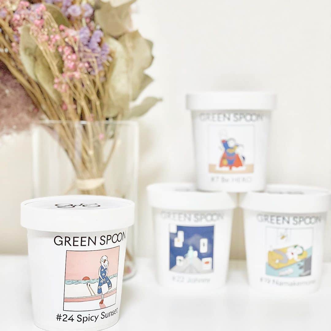 藤川沙弥のインスタグラム：「気になってた﻿ @greenspoonjp 🥬🍓🍊🍌🍎﻿ ﻿ パッケージが可愛いくて癒される😍💗﻿ お野菜とかフルーツをたっぷり﻿ このスムージーで美味しく簡単に獲れるよ✌🏻﻿ ﻿ 水や牛乳、豆乳を入れて、﻿ ミキサーかブレンダーですぐ作れる✔︎﻿ ﻿ 冷凍で届くので保存料や﻿ 着色料、香料、甘味料が﻿ 一切使われてないのも安心🥺🌿﻿ ﻿ 朝ご飯代わりにしたり、﻿ 夜お風呂上がりに飲んだり🍹﻿ ﻿ ﻿ ﻿ ﻿ ﻿ #冷凍スムージー #パーソナルスムージー ﻿ #グリーンスプーン #greenspoon #pr﻿ #置き換えダイエット #スムージー﻿ ﻿」
