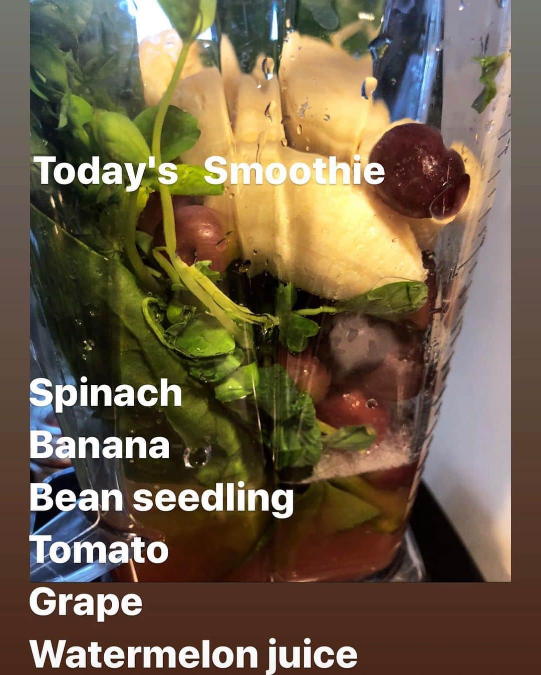 美舟さんのインスタグラム写真 - (美舟Instagram)「Today's  Smoothie . . Tomato Spinach Bean seeding Banana Grape Watermelon juice」5月8日 17時30分 - mifune2014