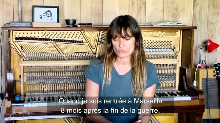 カロリーヌ・ド・メグレのインスタグラム：「Nous n’oublions pas #8Mai1945 #TousUnisContreLaHaine #LesTemoinsDesTemoins #LesDerniers Bravo @nahumsophie pour ce livre si important et bouleversant @lesderniers」