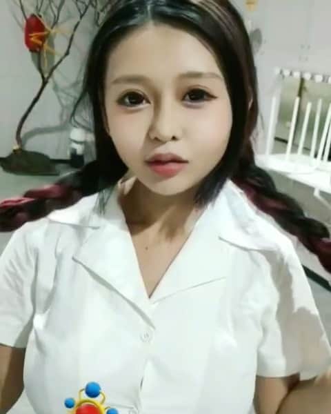 安希（安西）さんのインスタグラム動画 - (安希（安西）Instagram)「超欠揍的濃妝小孩」5月8日 17時57分 - anxi061