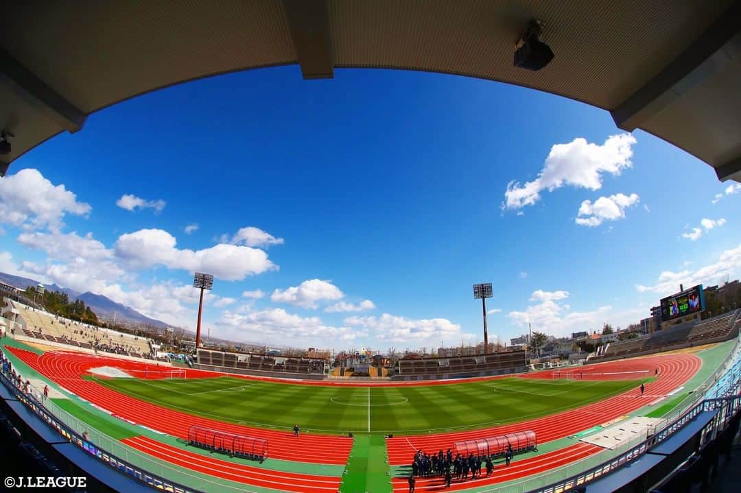 のインスタグラム：「.﻿ スタジアムクイズの時間です🏟😆﻿ ﻿ ﻿ これは、﻿ どこのスタジアムでしょうか🏟👀💡？﻿ ﻿ わかった方は、﻿ いいね👍😆✨﻿ ﻿ ﻿ #Ｊリーグ﻿ #jleague﻿ ﻿ #クイズ #くいず #quiz﻿ #クイズ大会﻿ #問題 #問題集﻿ #スタジアム #stadium ﻿ #おうちじかん #stayhome ﻿ #おうち #お家 #home﻿ #おうち遊び #お家時間 ﻿ #おうち時間を楽しむ﻿ #うちで過ごそう﻿ #家での過ごし方﻿ #お家で #ほーむ ﻿ ﻿ #ヒント #ヒントは #♨️ ﻿ #わかったら #いいね #イイネ﻿ #doubletap」