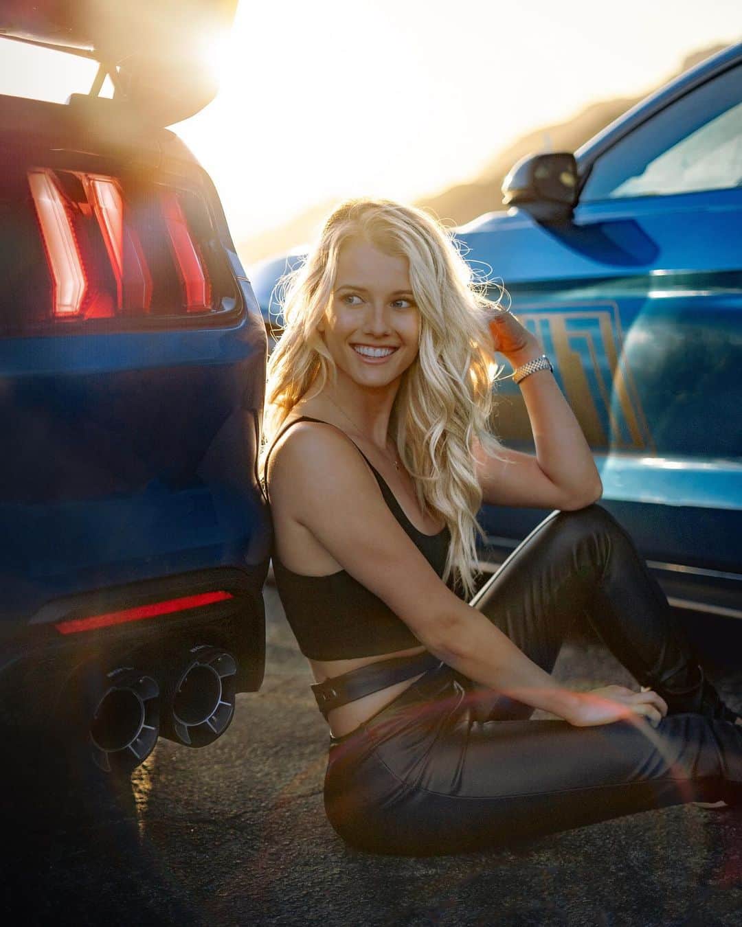Lindsay Brewerのインスタグラム：「Just uploaded a vlog with some sweet American muscle cars! I even get to drift one of them😉🏁 link in bio 📸: @billco」