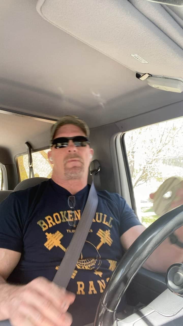 ストーン・コールド・スティーブ・オースチンのインスタグラム：「Headed up the mountain to visit with @aaronhagar at his Rat Runners Garage today. Driving my ‘95 Ford Bronco and listening to @codyjinks on the CD player. And then headed over to Nick’s Automotive to check on my 1955 Buick Special. Transmission is fried. She’ll be back on the road soon. Catch you down the road..」