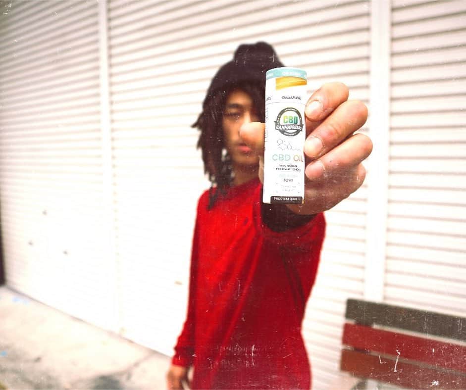 のインスタグラム：「自分の自慢できるとこは生命力。その支えの１つがCBD。  ウィルスなんかに負けてたまるか‼︎ @cbd_cannapresso_jp #cbdオイル #cbd #hemp #麻 #抗真菌作用 #カンナビジオール #mylifestyle」