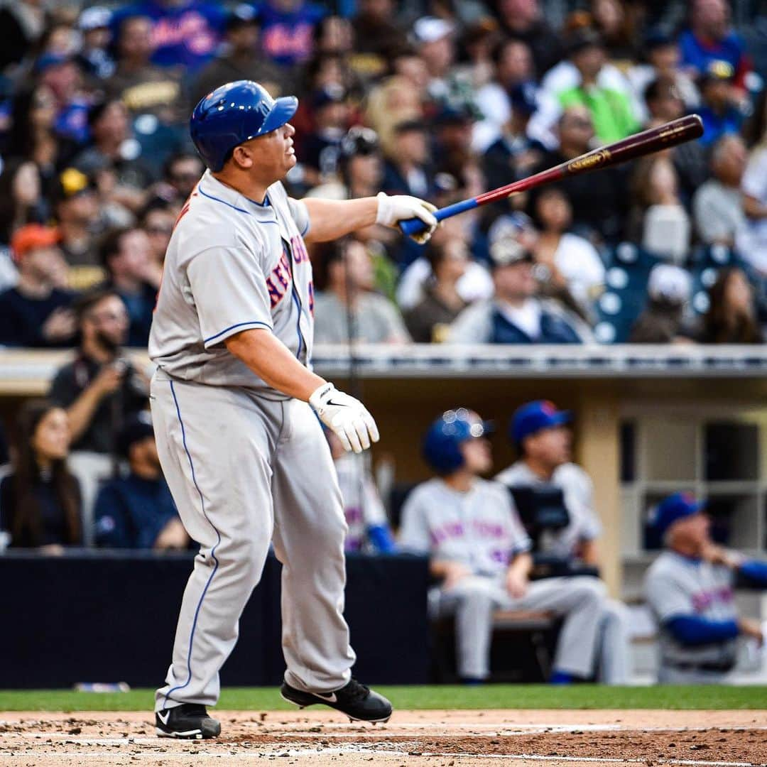 MLBさんのインスタグラム写真 - (MLBInstagram)「@MLBCut4 started your day with Bartolo. Let us end your day with his majesty.」5月8日 11時12分 - mlb