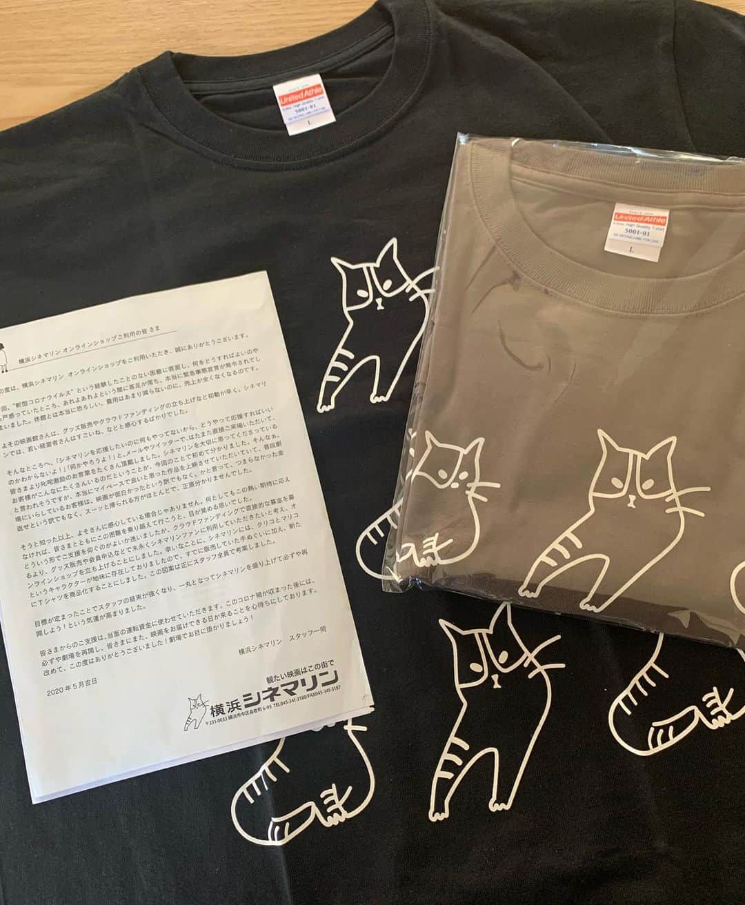 入江悠さんのインスタグラム写真 - (入江悠Instagram)「横浜シネマリンさん支援Tシャツと手拭いが届きました。 同封された長文の言葉に胸が熱くなりました。 猫かわいい。 また劇場で！」5月8日 12時20分 - u_irie
