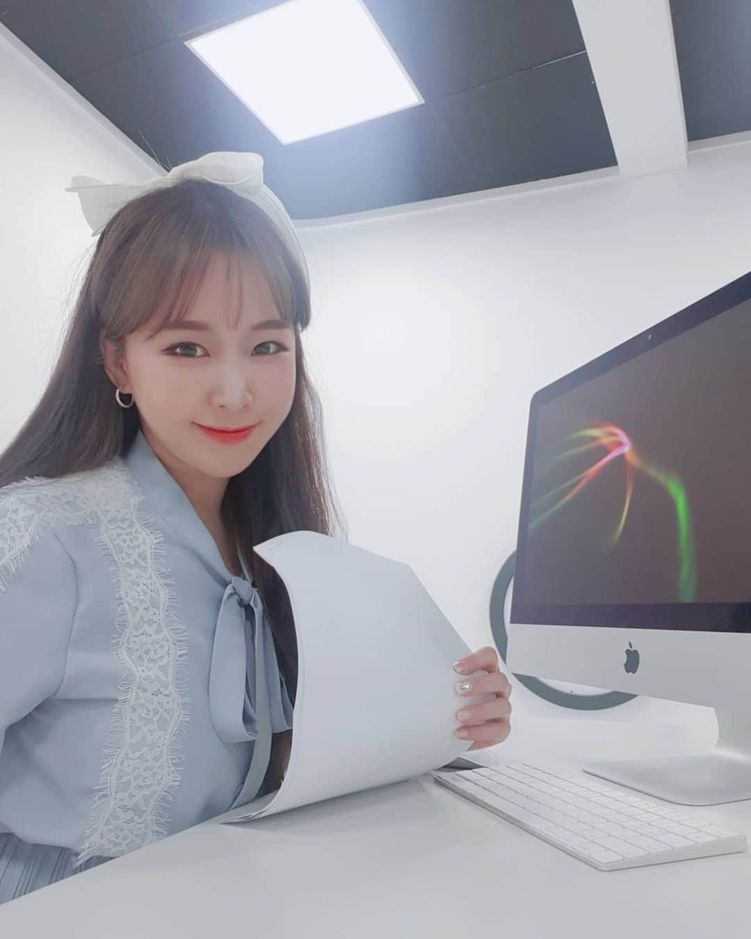 のインスタグラム：「나랑 공부 할사람? 😊👩‍💻✍💛」