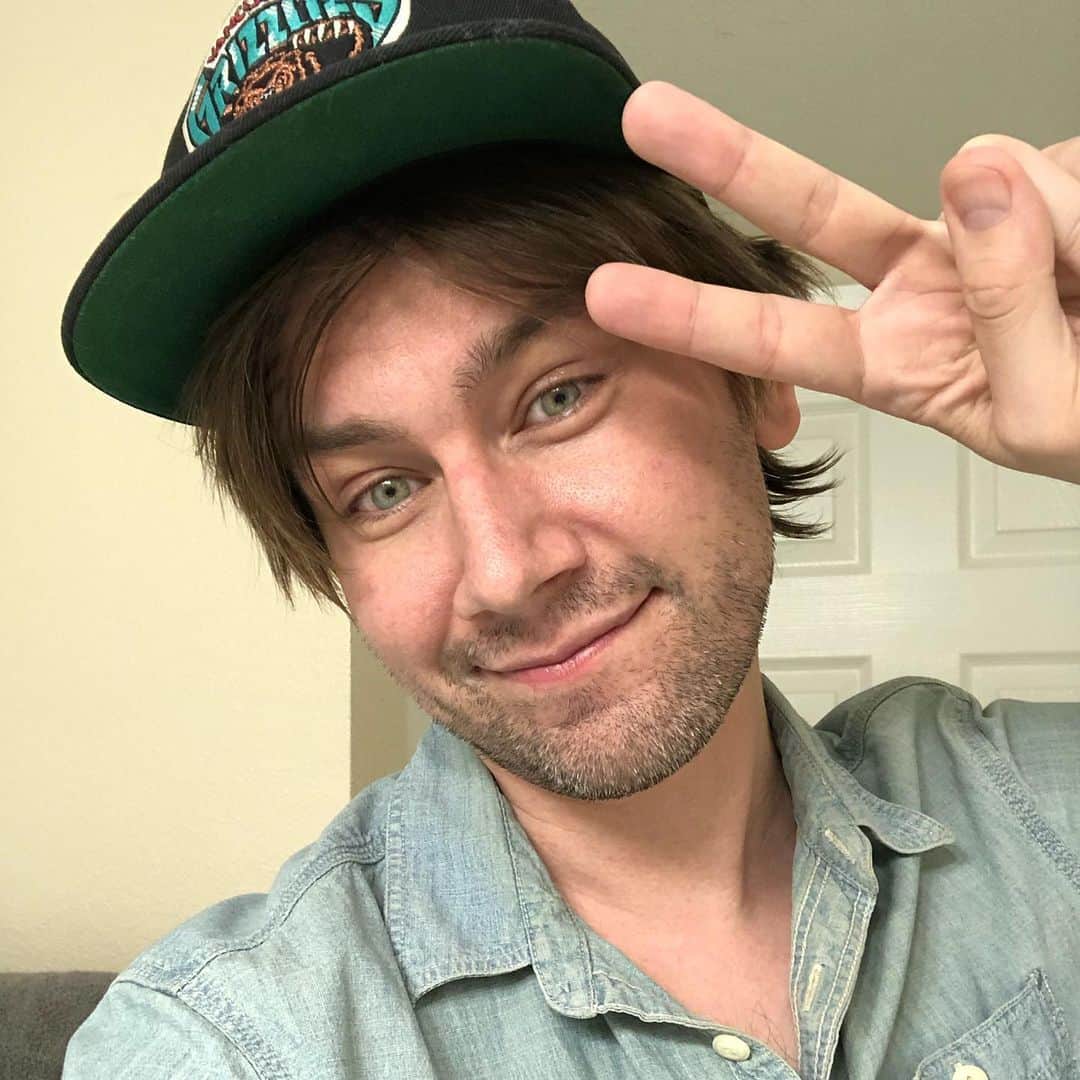 トーランス・クームスのインスタグラム：「It’s a look.」