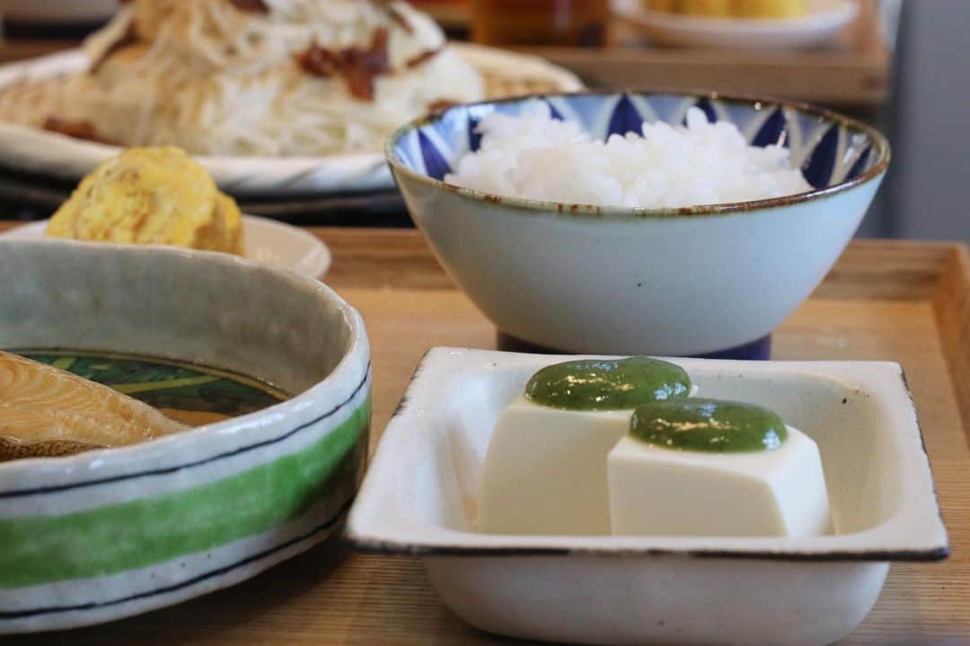 高井直子さんのインスタグラム写真 - (高井直子Instagram)「🌿 奈良のオモニにレシピを 教えてもらった 木の芽と白味噌ソースが 絶品。 #おうちごはん #お昼ごはん」5月8日 13時29分 - naokotakai