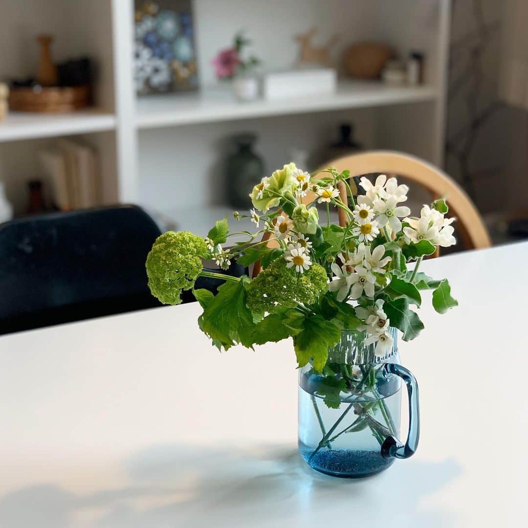 佐藤友子さんのインスタグラム写真 - (佐藤友子Instagram)「今日の食卓の花。」5月8日 13時40分 - tomokosato_hokuohkurashi