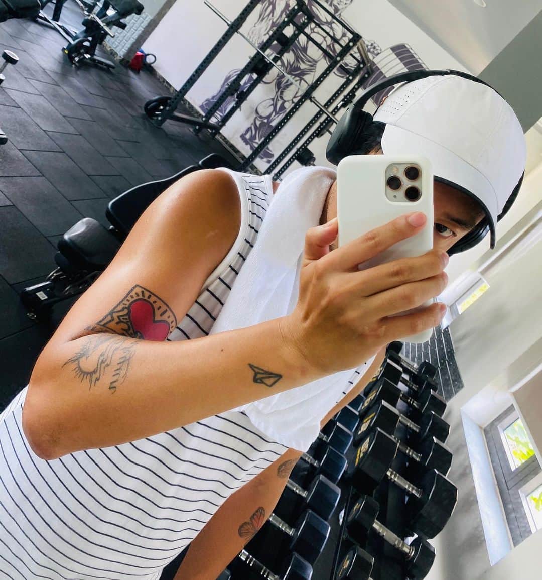 イ・キョンのインスタグラム：「Ordinary but not ordinary...... #이켠」