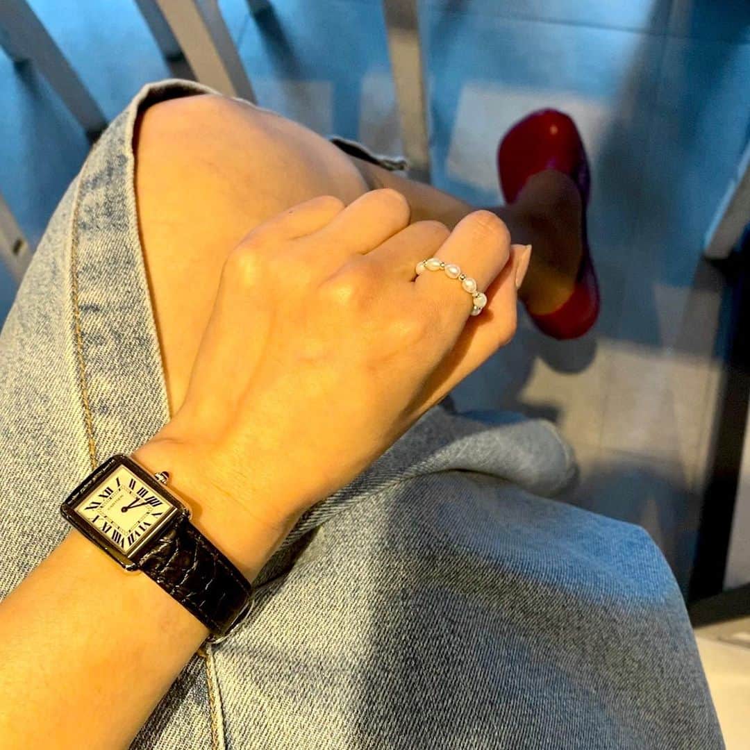 ソジン のインスタグラム：「@haeryung_na_ 직접만든 진주반지 Good luck babe😘」
