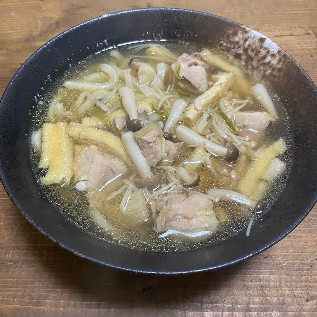 のインスタグラム：「鴨すき残りのスープでおうどん #おうちごはん #おうちごはん金巻」