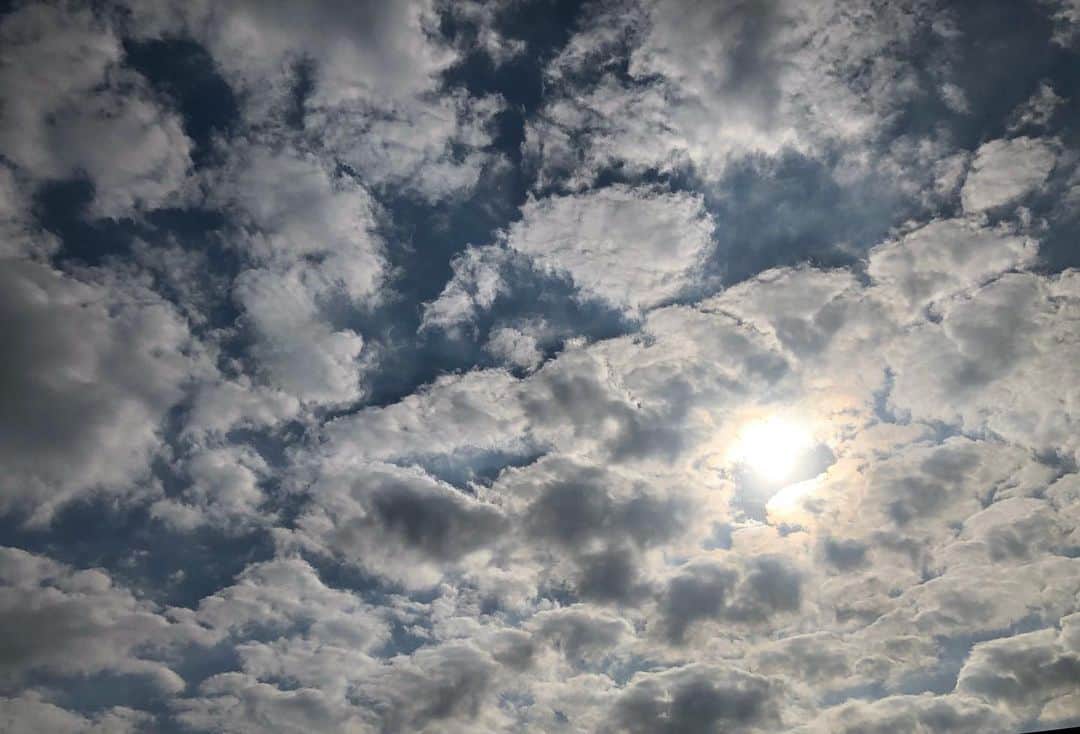 アキ（荒木良明）さんのインスタグラム写真 - (アキ（荒木良明）Instagram)「西の空。  #stayhome」5月8日 16時23分 - mizutamareppuaki