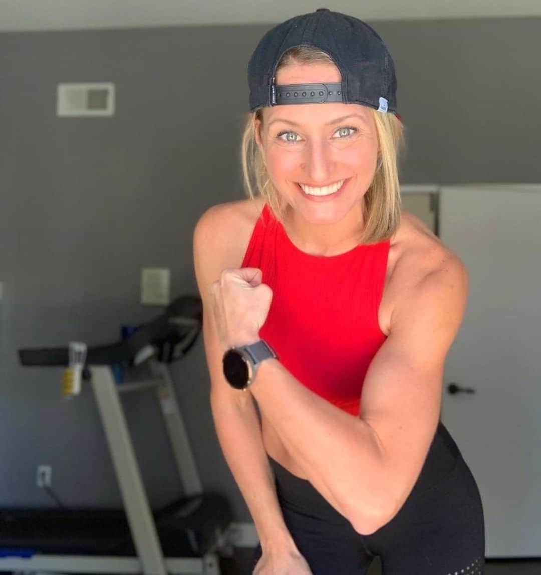 Suuntoさんのインスタグラム写真 - (SuuntoInstagram)「Do you make time for strength training? Suunto ambassador @alissamwc is a big believer in making time to implement strength workouts into her running routine.」5月9日 3時32分 - suunto