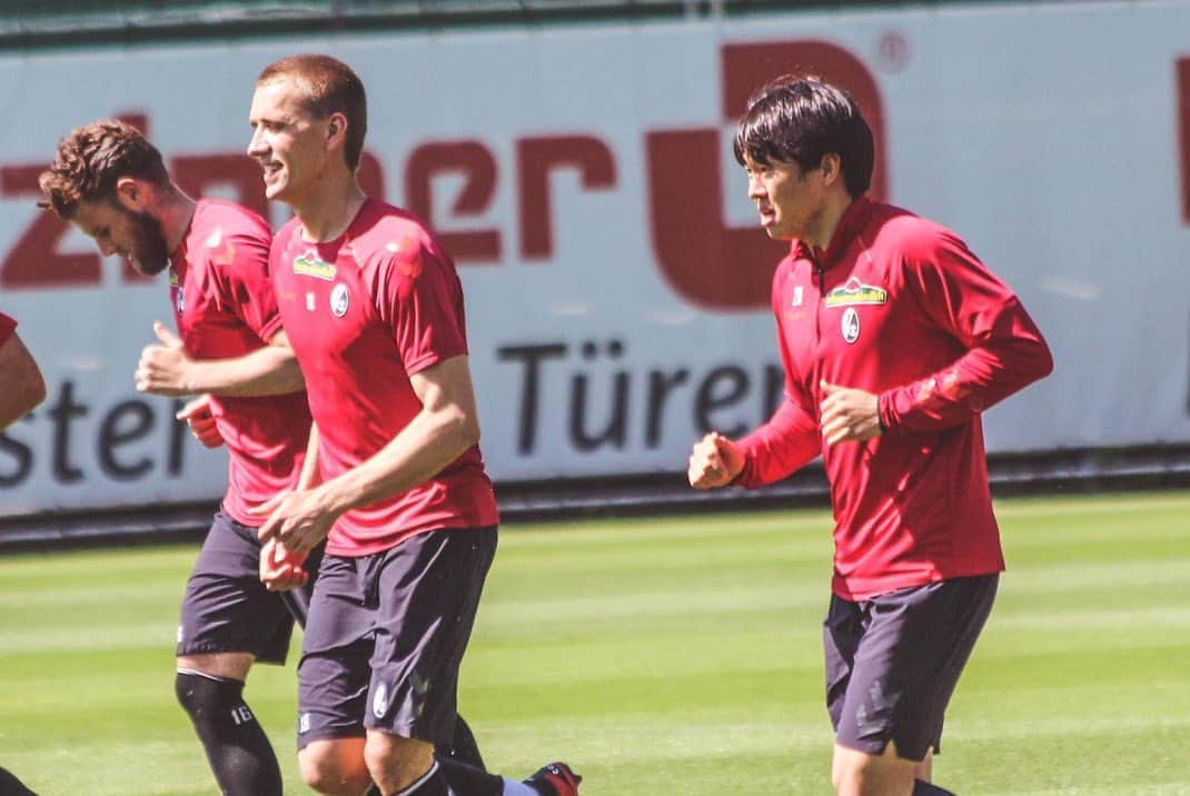 ニルス・ペテルセンのインスタグラム：「Es geht wieder los - wir sind vorbereitet. Eure Unterstützung wird uns fehlen - machen wir trotzdem das Beste daraus..🙏🏼 #Bundesliga #SCFreiburg #SCF #RBLSCF #NP18」