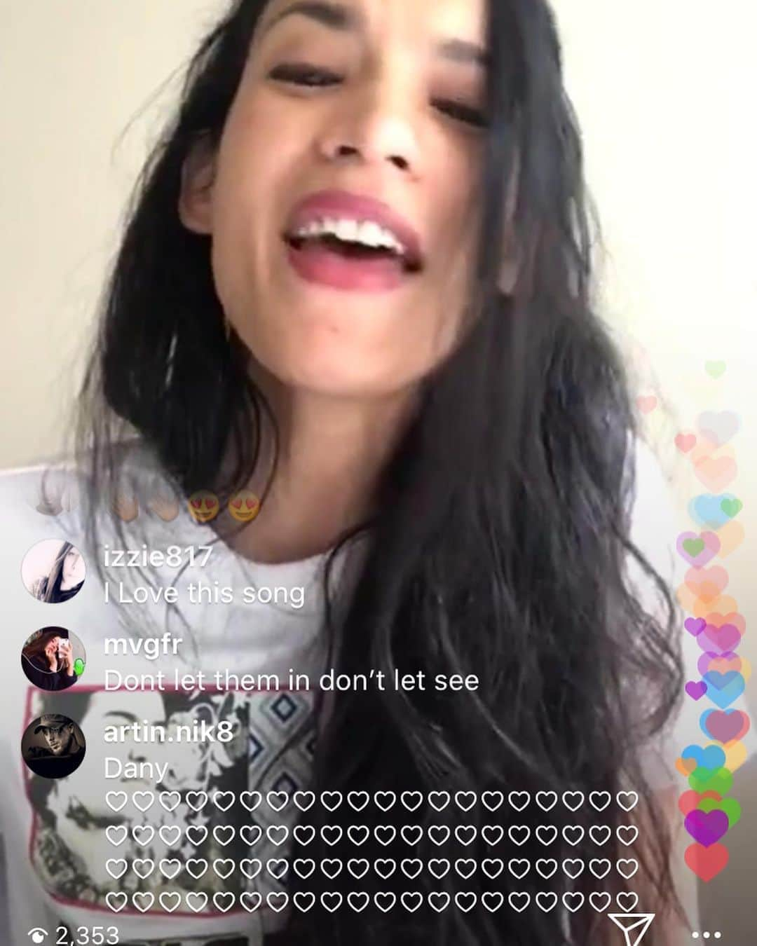 ダナイ・ガルシアさんのインスタグラム写真 - (ダナイ・ガルシアInstagram)「We did it again!!!!! Our IG- LIVE- Karaoke/chat session are on fire 🔥🔥🍀 Thank you for spreading your love & light. I can certainly feel it. It wouldn’t be possible without you. Thank you for singing “Living la vida Loca”, “Macarena”, “La bamba” (just yo name a few) with me. 🥰🥰 To the moms out there-DM a picture of you and your little ones (also tell me a little about you. And write that you approve that I can publish your picture in my social.  I’d like to do fun something with it.  Sending love to each one of you. Stay Home, stay safe & stay strong. 🌍🍀🍃💕👑#queen  #thisishappening @tihproductions #light #community #fun #stayhome #karaoke #danaygarcia #Macarena #fansforlife #quarantine #amor #spreadlove  Never forget the magic 👑」5月9日 2時10分 - danaygarcia1