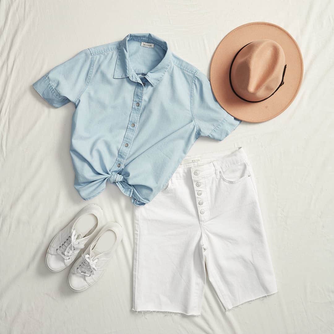 エラモスのインスタグラム：「The perfect outfit for sunny days ahead. Our chambray button-down shirt paired with a bright white Bermuda short.」