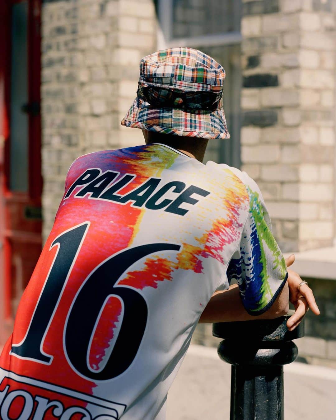 HYPEBEASTさんのインスタグラム写真 - (HYPEBEASTInstagram)「@hypebeaststyle: @palaceskateboards has returned with a new lookbook showcasing its Summer 2020 offering, as well as announcing the opening of its new WeChat store. Head to the link in our bio for a complete look at the collection. It’ll be available online on Palace’s website on May 15, and online in Japan and China on May 16. The pieces will also be available to purchase in its standard weekly drop format via its WeChat handle Palace_Skateboards on May 16. ⁠⠀ Photo: @lewis.khan」5月8日 19時01分 - hypebeast