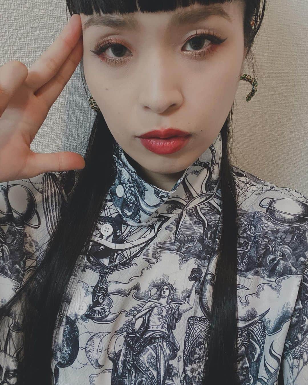 小春のインスタグラム：「最近の髪型まとめ たーのぴー」