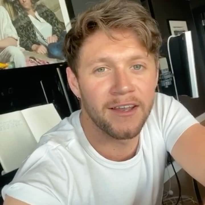 ナイル・ホーランのインスタグラム：「check out time synced lyrics on @applemusic to sing along to my favourite lyrics from #BlackAndWhite」