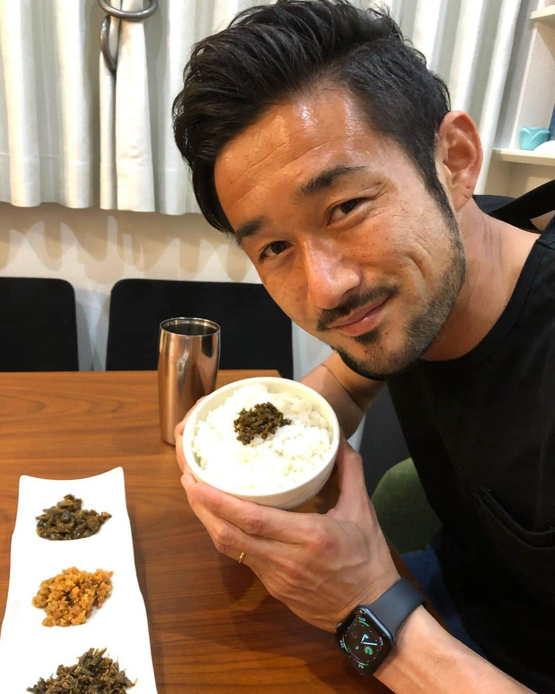 塩田仁史さんのインスタグラム写真 - (塩田仁史Instagram)「本日は栃木SCのオフィシャルパートナーでもあるけっこう漬本舗様の日光のけっこう漬をお取り寄せしてみました！ ごはんのお供にはもちろん、オンライン飲み会のおつまみにも最高です！ 贈答品にもぜひ宜しくお願いします。  http://kekkozuke.co.jp/」5月8日 19時43分 - shiota_hitoshi