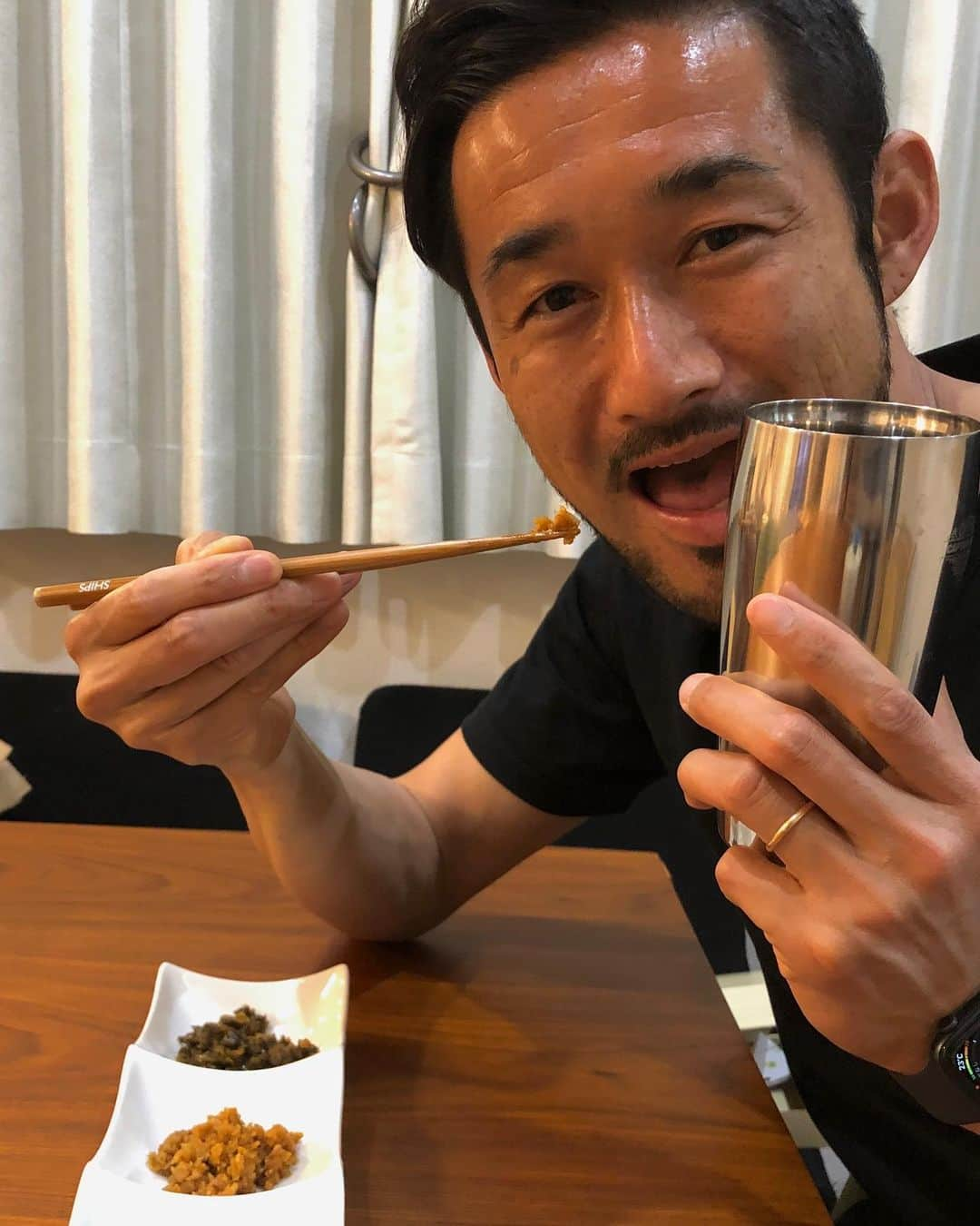 塩田仁史さんのインスタグラム写真 - (塩田仁史Instagram)「本日は栃木SCのオフィシャルパートナーでもあるけっこう漬本舗様の日光のけっこう漬をお取り寄せしてみました！ ごはんのお供にはもちろん、オンライン飲み会のおつまみにも最高です！ 贈答品にもぜひ宜しくお願いします。  http://kekkozuke.co.jp/」5月8日 19時43分 - shiota_hitoshi