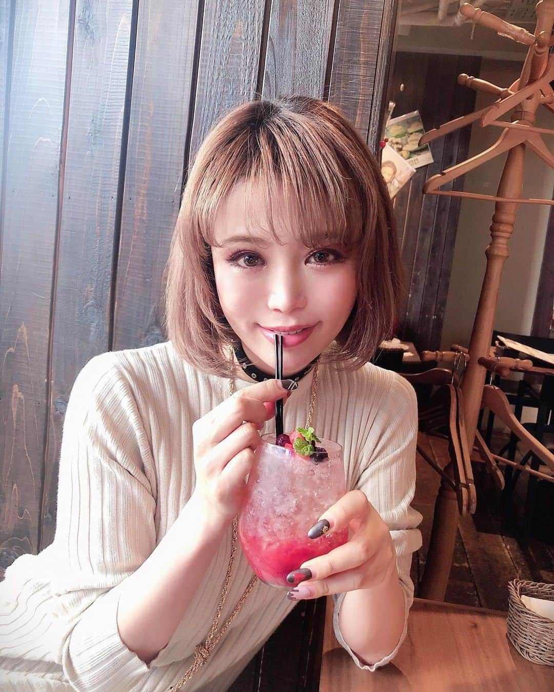 Hanaさんのインスタグラム写真 - (HanaInstagram)「・ お茶したいねー🍹 ・ やりたいこといろいろあるけど😣 ・ 今出来ることやるしかないですねー💪 ・ #お茶 #お茶の時間 #お茶族 #ティータイム #過去pic #カフェ #カフェ好きな人と繋がりたい #カフェ巡り #カフェ好き #ソーダ #炭酸好き #引きこもり生活 #ライブ配信 #配信 #配信者 #ライバー #リスナーさんと繋がりたい #bigo #ビゴ #ビゴライブ #原宿 #原宿カフェ」5月8日 19時58分 - hana.nyanya