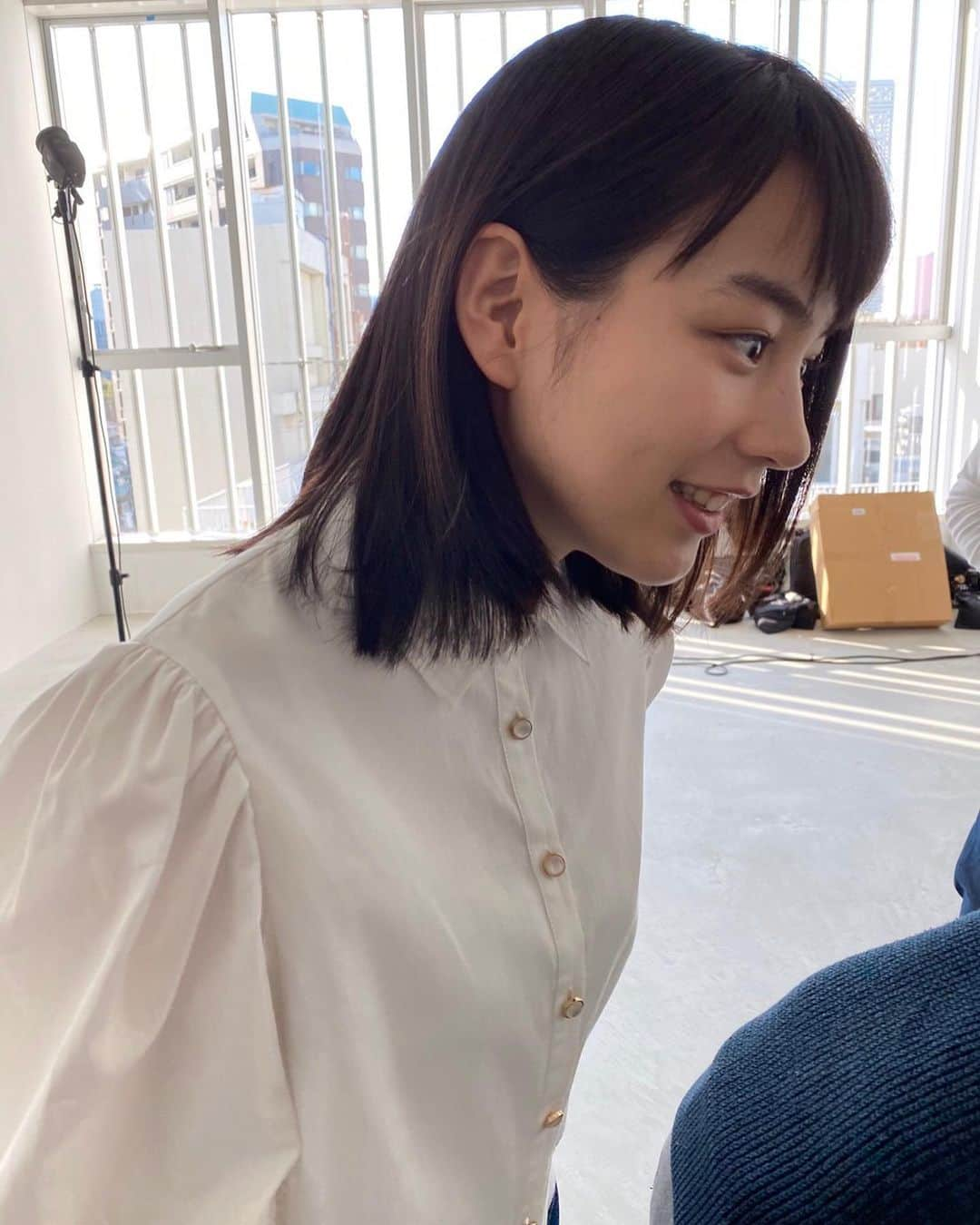 のん（能年玲奈）さんのインスタグラム写真 - (のん（能年玲奈）Instagram)「随分前に広島に行って撮影しました。 あおっちに話しかけるの斬新！ #ネッツトヨタ広島 #新CM」5月8日 20時31分 - non_kamo_ne