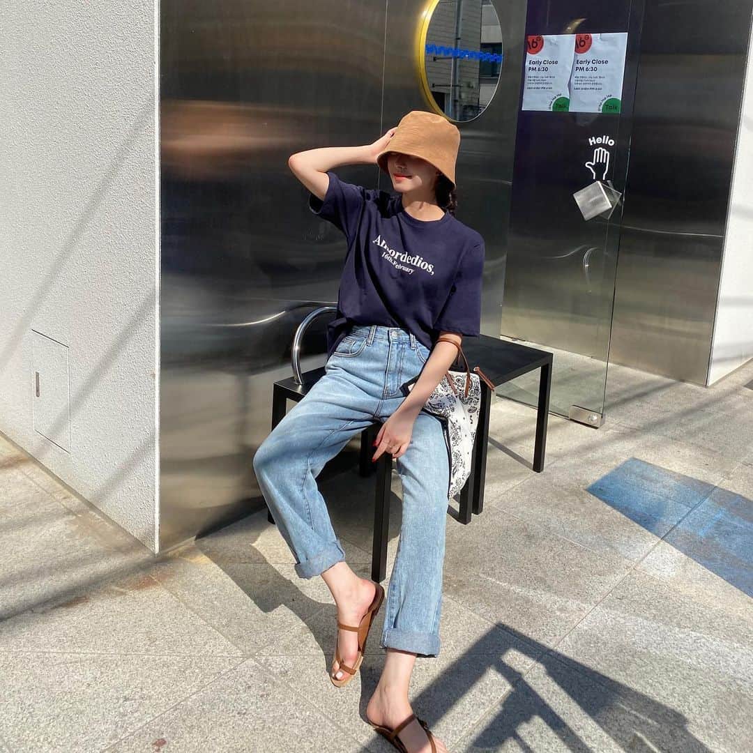 Chuuさんのインスタグラム写真 - (ChuuInstagram)「꿀 주말 보내세요~💕💕 #chuuseoul」5月8日 20時32分 - chuu_official