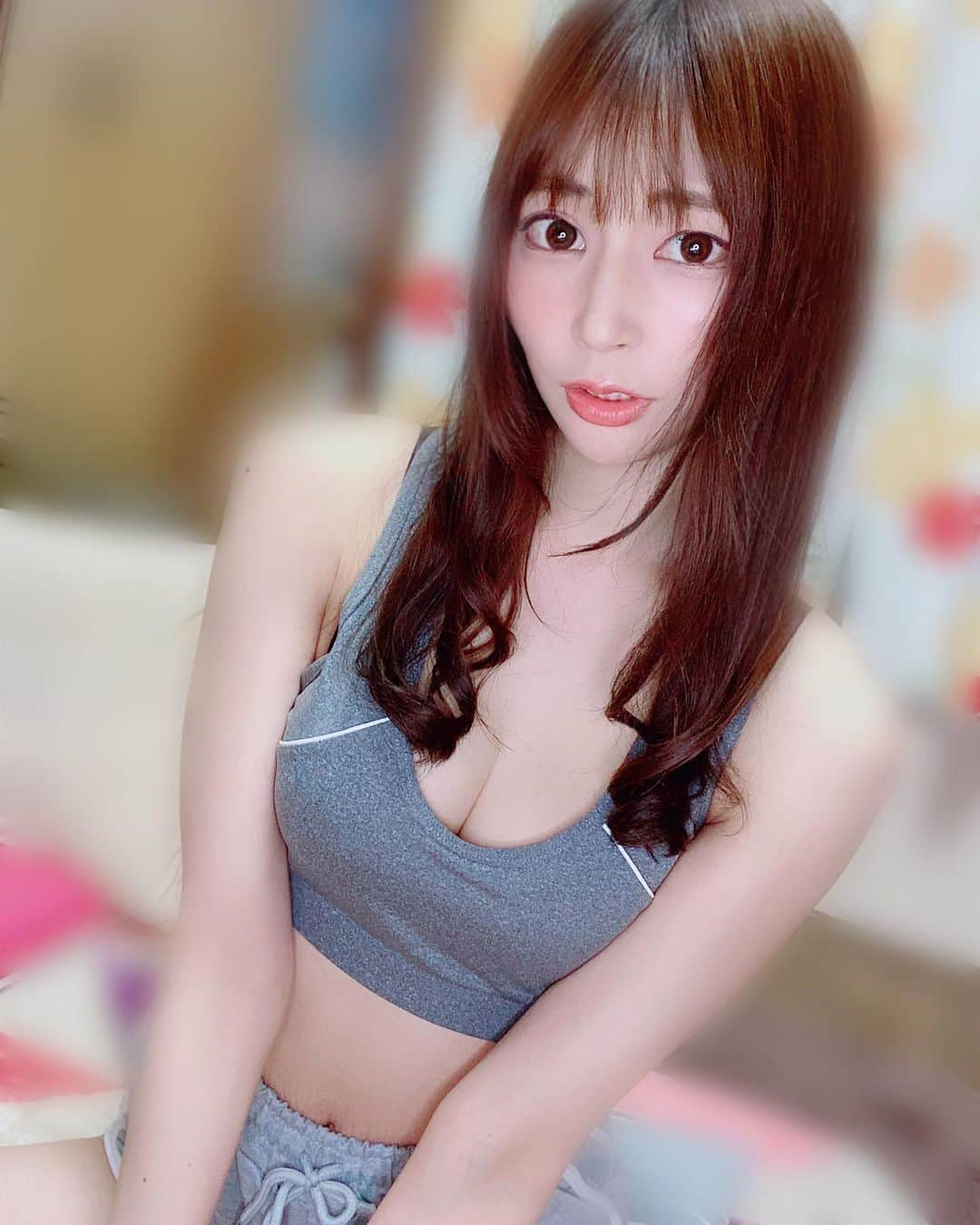 雪乃しほりのインスタグラム：「体づくり頑張る💓 いつまでも美BODYに💪🏻✨ #hello #followｍe #follow #girl #筋トレ #筋トレ女子 #idol #instagood  #トレーニング #フィットネス #美乳 #bodymake  #くびれ #stayhome #お家にいよう」