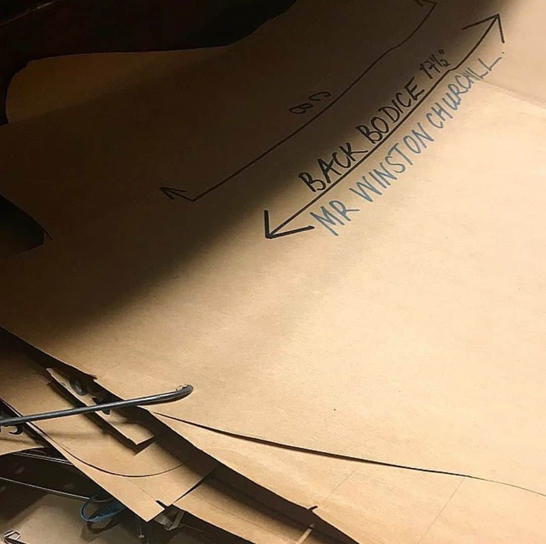 ギーブス&ホークスのインスタグラム：「In remembrance of the sacrifice made 75 years ago.  #veday75 #bespoke #pattern #gievesandhawkes #gh」