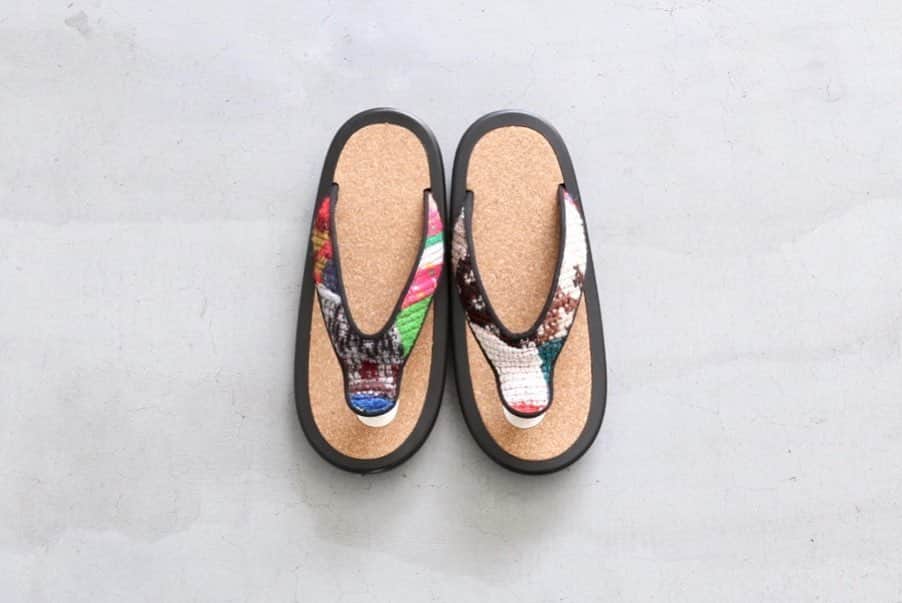 wonder_mountain_irieさんのインスタグラム写真 - (wonder_mountain_irieInstagram)「_[ LIMITED ITEM ] JoJo × desertic / ジョジョ× デザーティック "BEACH SANDAL -desertic -" ¥35,200- _ 〈online store / @digital_mountain〉 sandal https://www.digital-mountain.net/shopdetail/000000003318/ _ 【オンラインストア#DigitalMountain へのご注文】 *24時間受付 *15時までのご注文で即日発送 *送料無料(期間限定) tel：084-973-8204 _ We can send your order overseas. Accepted payment method is by PayPal or credit card only. (AMEX is not accepted)  Ordering procedure details can be found here. >>http://www.digital-mountain.net/html/page56.html _ #JoJo #desertic #ジョジョ #デザーティック _ 本店：#WonderMountain  blog>> http://wm.digital-mountain.info/ _ 〒720-0044  広島県福山市笠岡町4-18  JR 「#福山駅」より徒歩10分 #ワンダーマウンテン #japan #hiroshima #福山 #福山市 #尾道 #倉敷 #鞆の浦 近く _ 系列店：@hacbywondermountain _」5月8日 21時18分 - wonder_mountain_